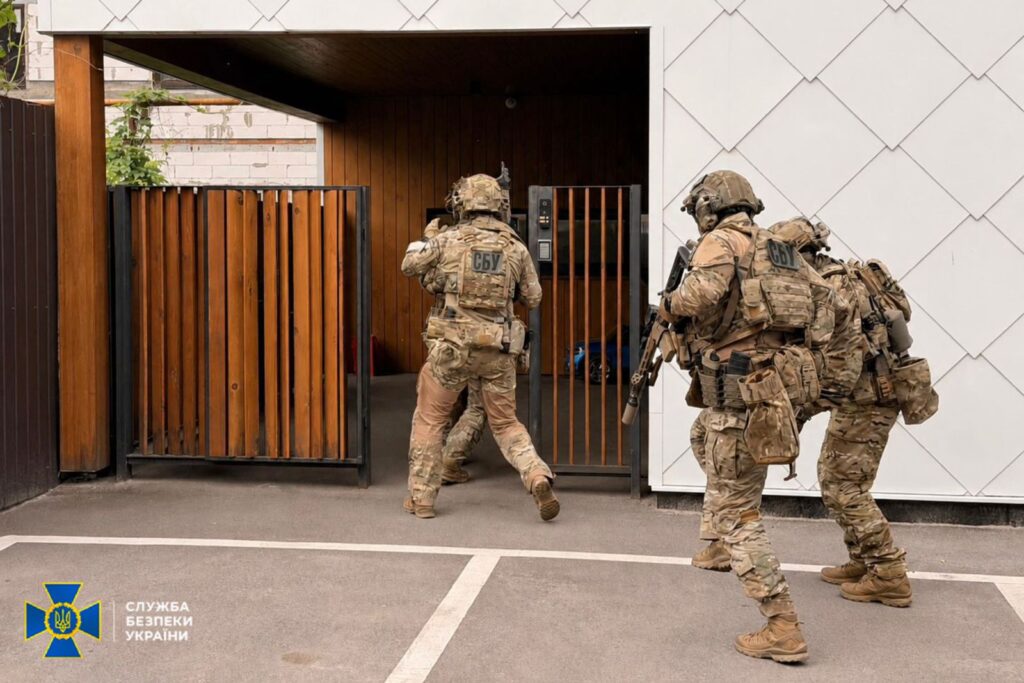 Харківський кол-центр: Понад €100 тис. євро вкрадено у громадян Латвії (фото)