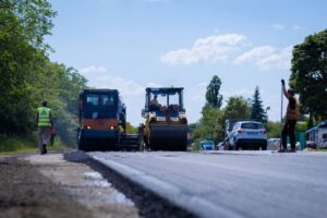 80 км шляху: На Харківщині оновлюють велику автомагістраль.