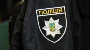 Харків: Напад у кіоску – троє постраждалих.

Нападник у харківському кіоску: троє жертв.

Харків: трагедія у кіоску, троє поранені.