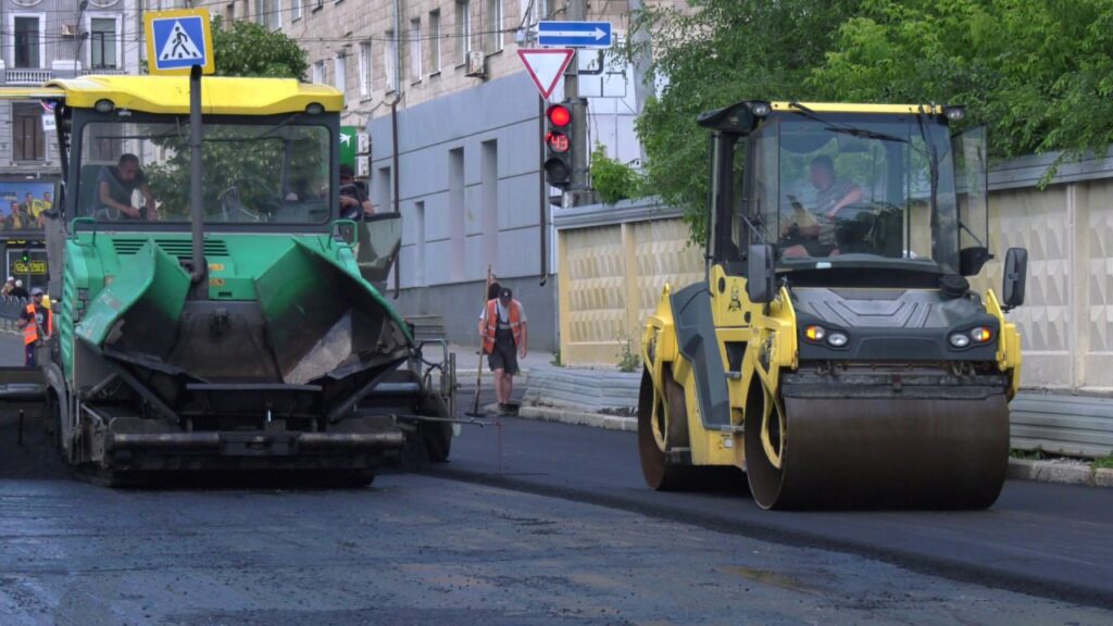 Харків: Ремонт Серця Міста – Асфальт, Техніка, Майбутнє