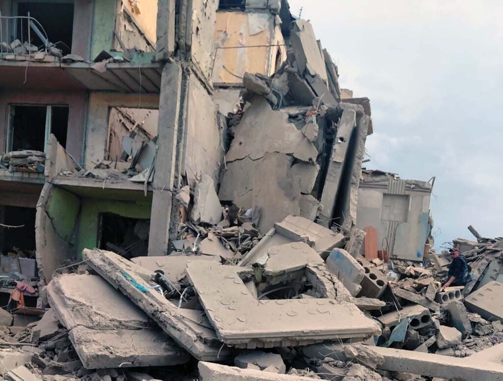 Харківщина: У Приколотному під завалами вже другу добу можливе перебування жінки.