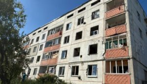 Харківщина: удари по підприємству та дитсадку. Є поранені.