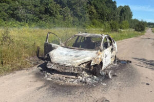Російський дрон атакував авто на Харківщині: постраждали цивільні.