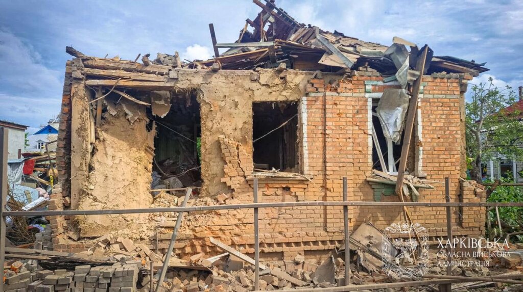 Харків: "Бандероль" росіян влучила в дім, загинула жінка, 16 поранено.