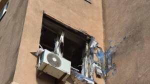 Харків: Російський дрон атакував квартиру, постраждало двоє.