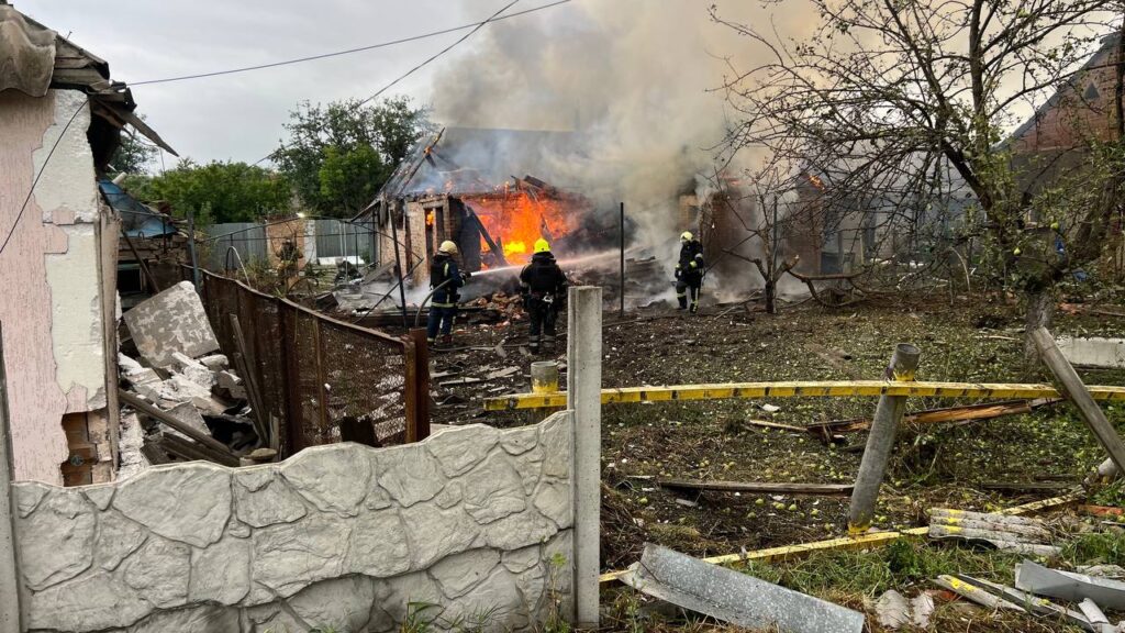 Мала Данилівка: близько 10 будинків знищено російським обстрілом під Харковом.