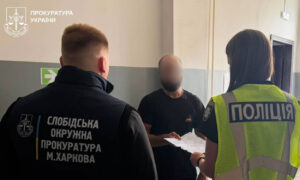 Харків: рецидивіст увірвався в дитинство.