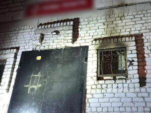 Златопіль. "Нова пошта" в полум'ї: двом чоловікам інкримінують підпал.