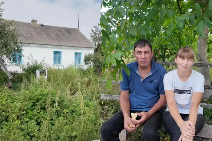 Бахмутські переселенці купили хату на Хмельниччині: плани ремонту та нове життя (відео)