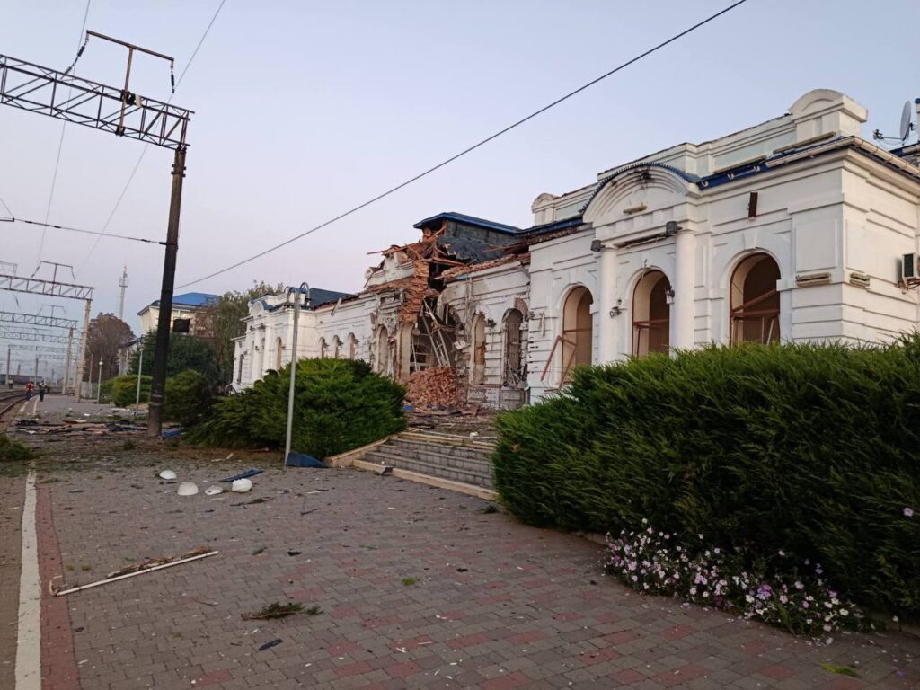 Берестин: БПЛА ворога пошкодив будівлю вокзалу на Харківщині