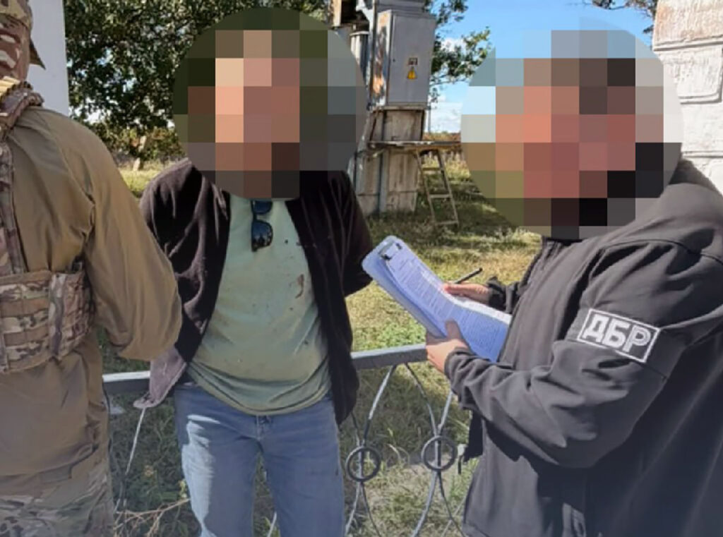 ДБР затримало прикордонника на Харківщині за підозрою у незаконному переправленні військового за кордон
