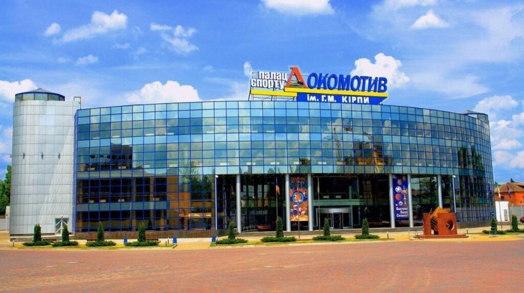 Харківський спорткомплекс «Локомотив» з басейном відтепер у комунальній власності громади області