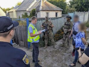 На Харківщині 20-річного юнака підозрюють у зберіганні дитячої порнографії, виявивши 20 відеофайлів у Telegram.